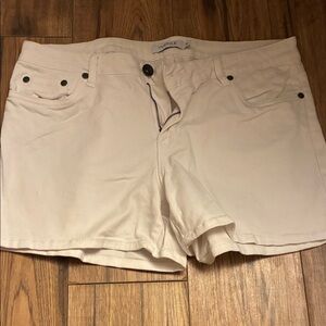 Women's Cream Shorts